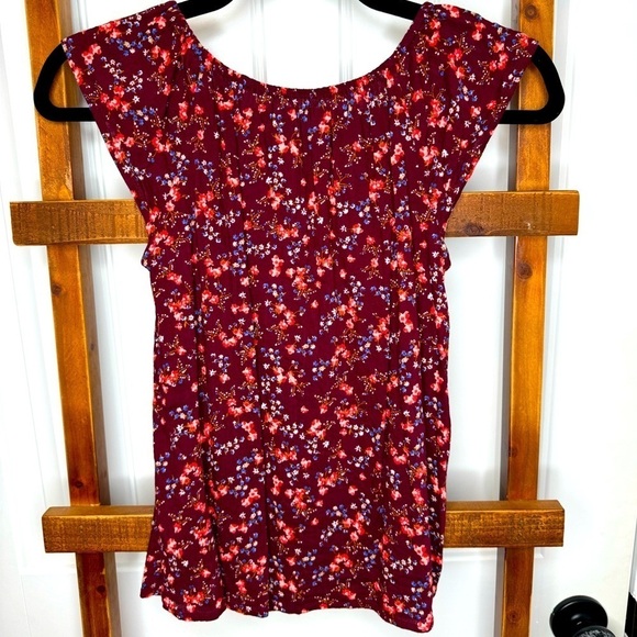 Girls Old Navy floral top - Picture 2 of 4